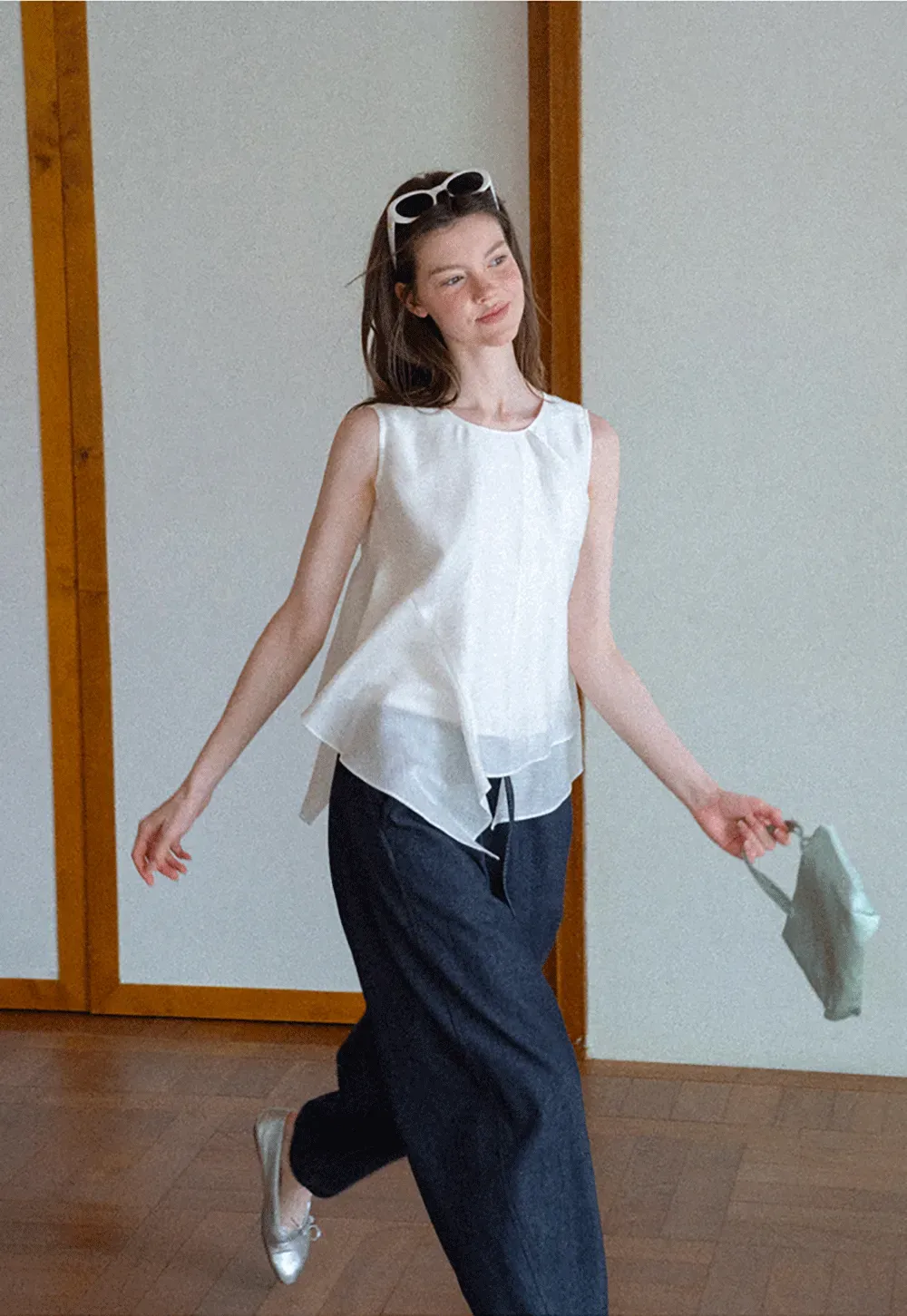 Asymmetrical Hem Sleeveless Top