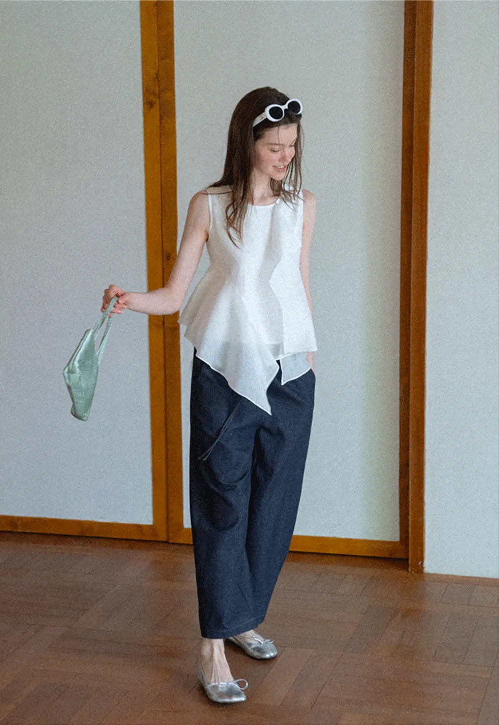 Asymmetrical Hem Sleeveless Top