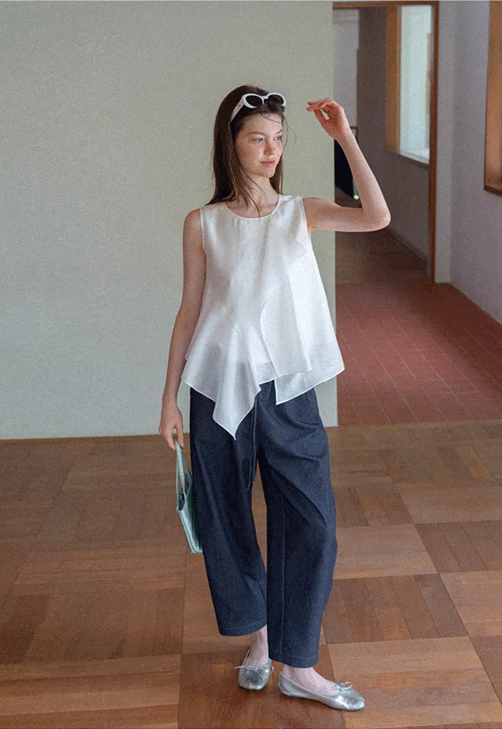 Asymmetrical Hem Sleeveless Top