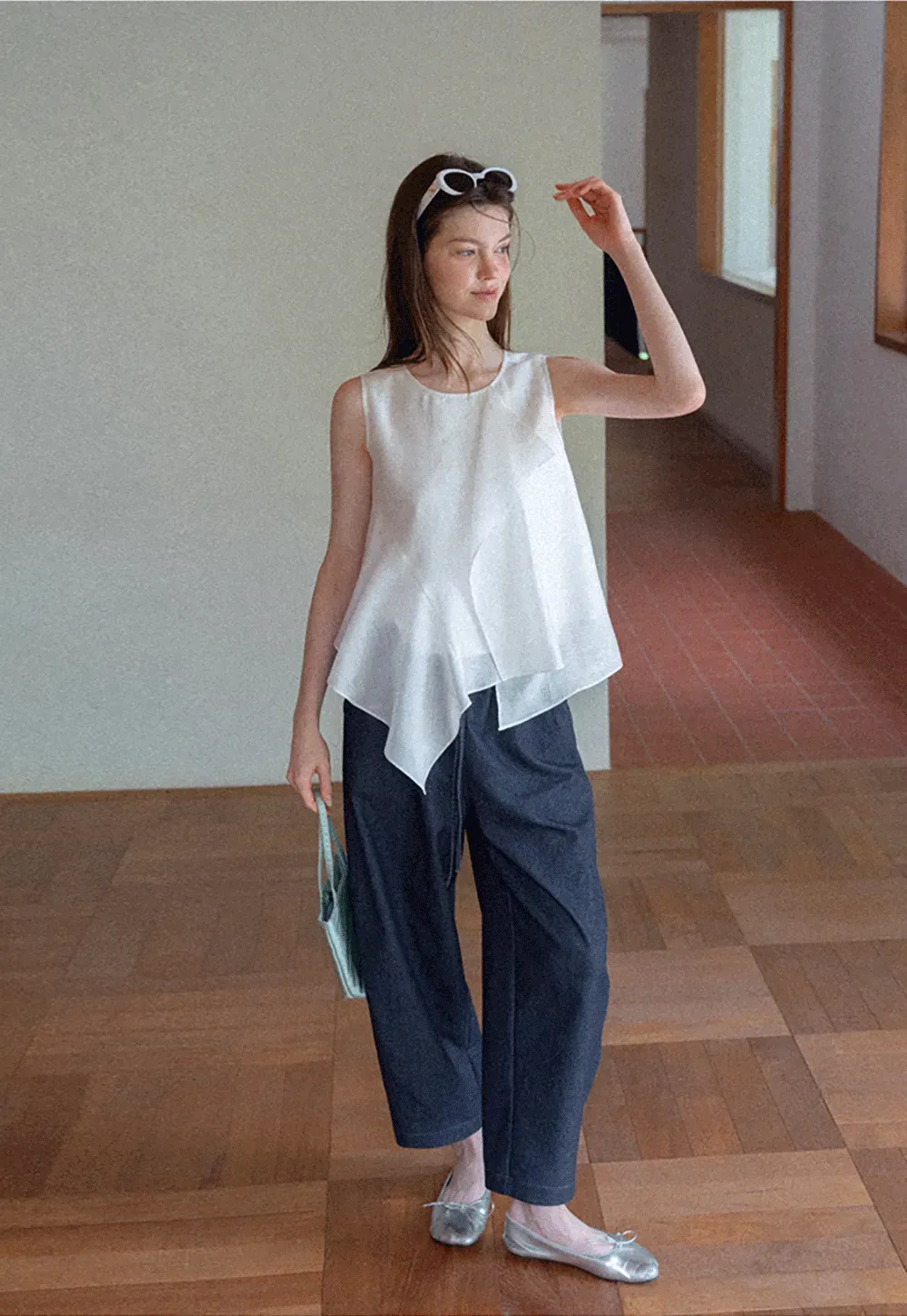 Asymmetrical Hem Sleeveless Top