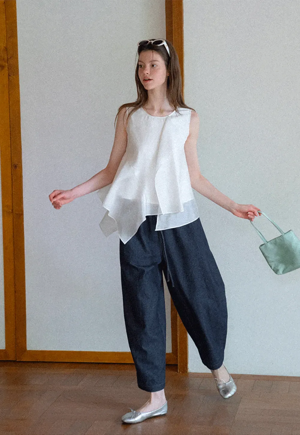 Asymmetrical Hem Sleeveless Top