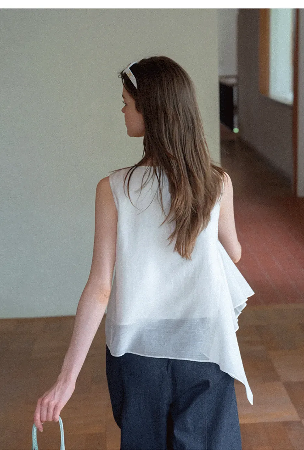 Asymmetrical Hem Sleeveless Top