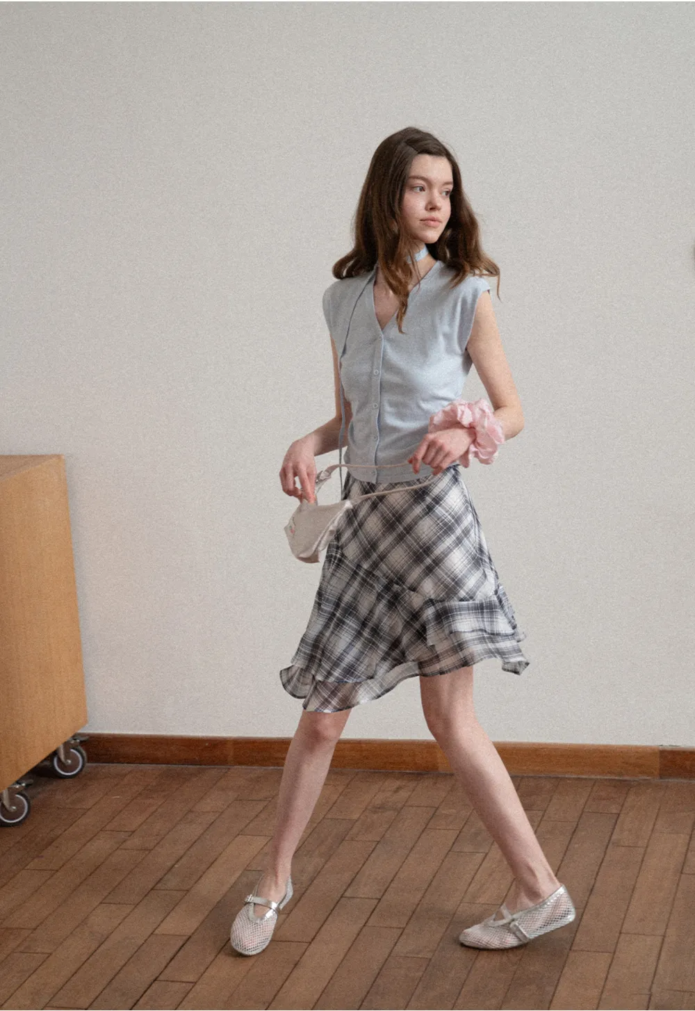 V neck short sleeve knit cardigan with floral trim