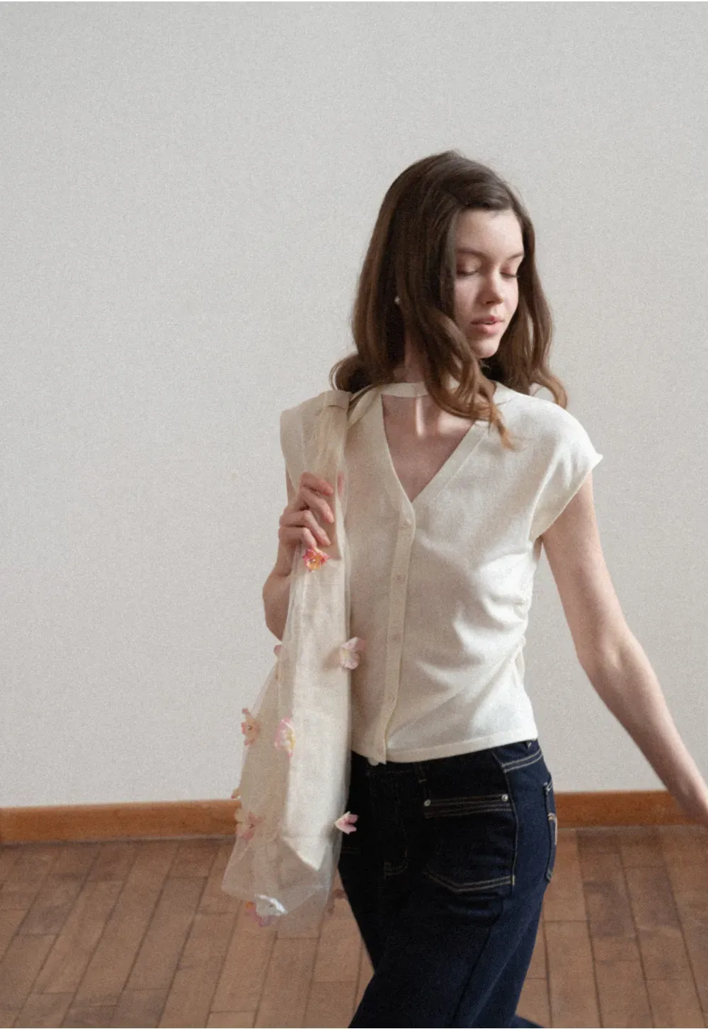 V neck short sleeve knit cardigan with floral trim