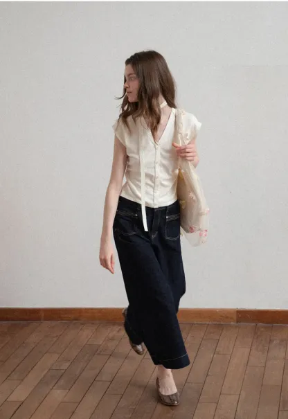 V neck short sleeve knit cardigan with floral trim