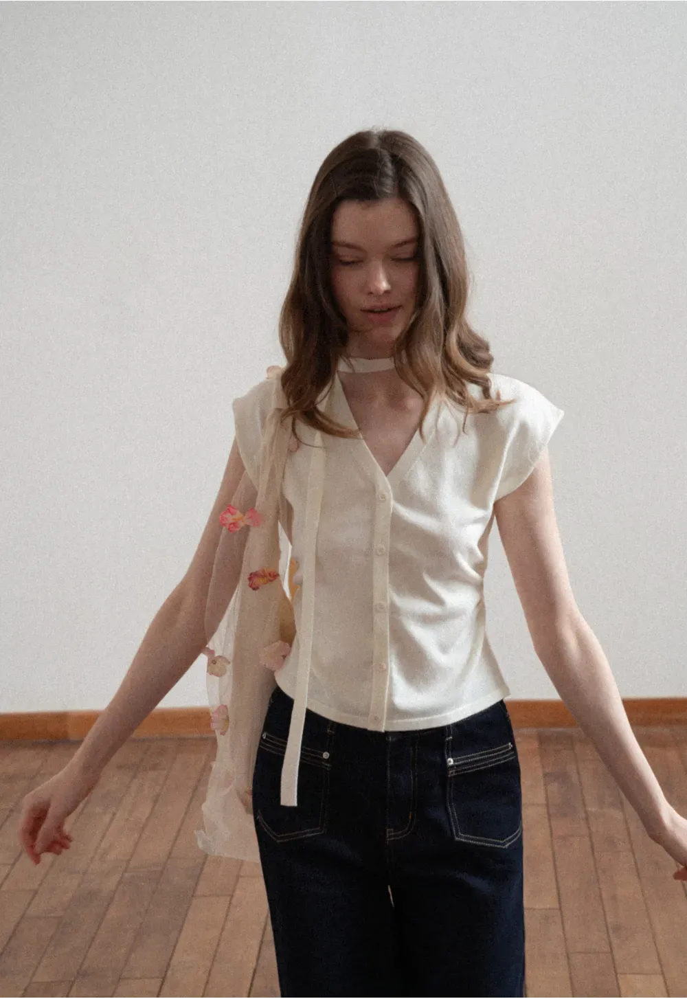 V neck short sleeve knit cardigan with floral trim