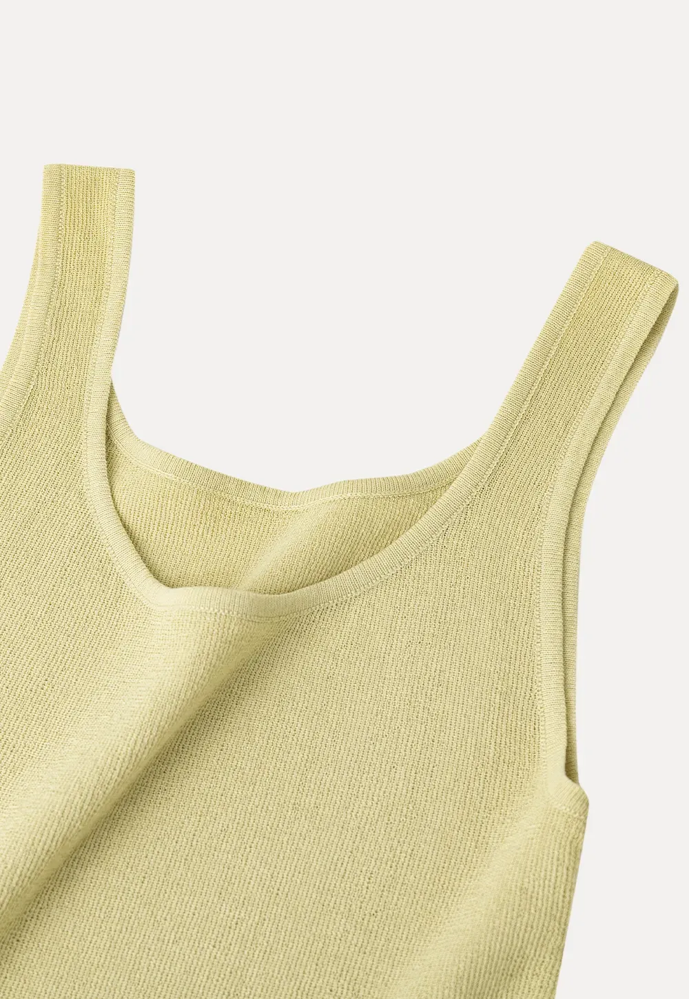 Woolen knit sweater with ruffles and tank top