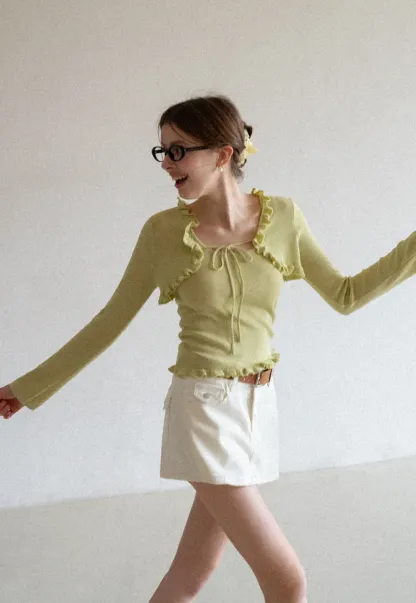 Woolen knit sweater with ruffles and tank top