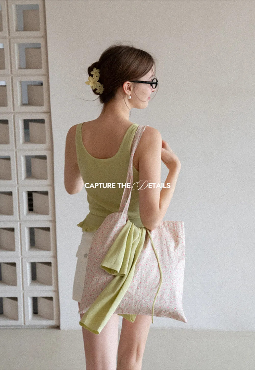 Woolen knit sweater with ruffles and tank top