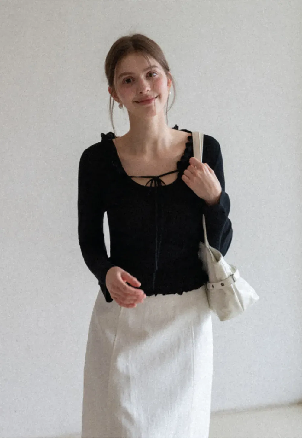 Woolen knit sweater with ruffles and tank top