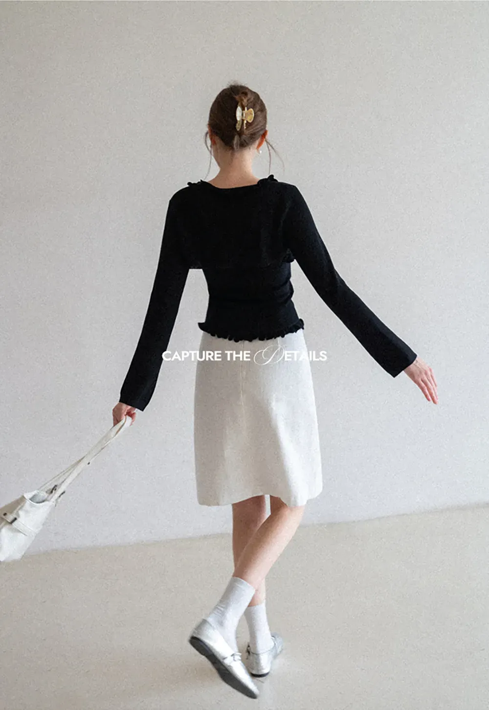 Woolen knit sweater with ruffles and tank top