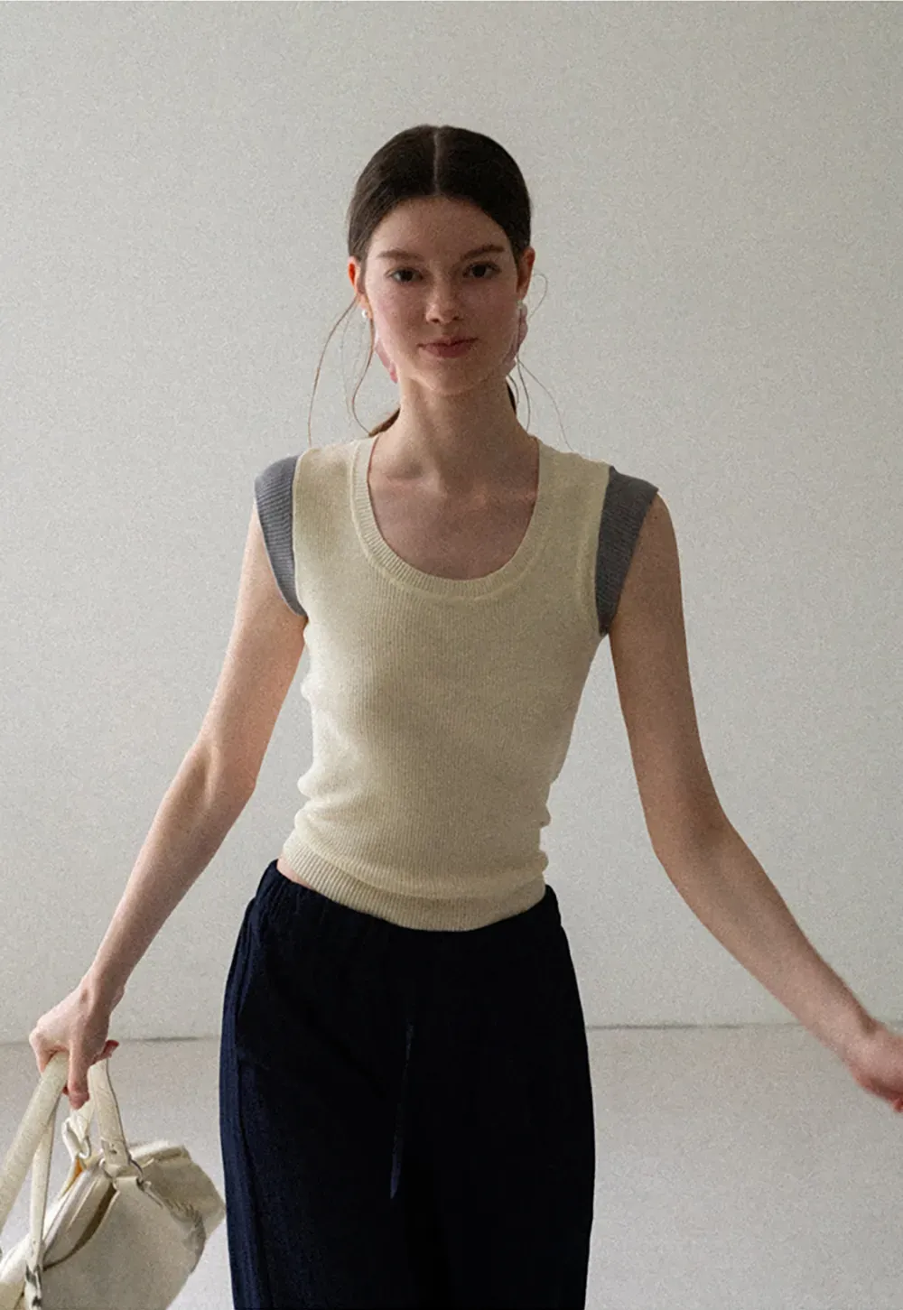 Contrast Shoulder Panel Knit Sleeveless Top