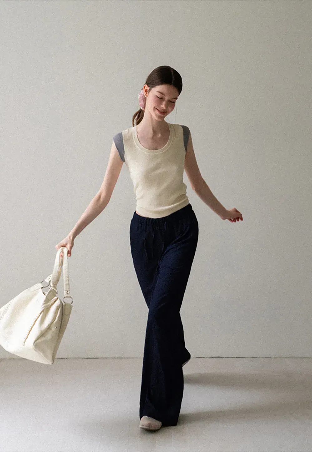 Contrast Shoulder Panel Knit Sleeveless Top