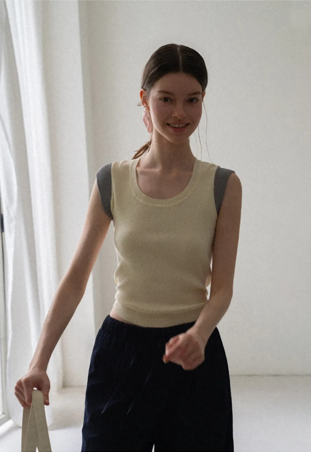 Contrast Shoulder Panel Knit Sleeveless Top