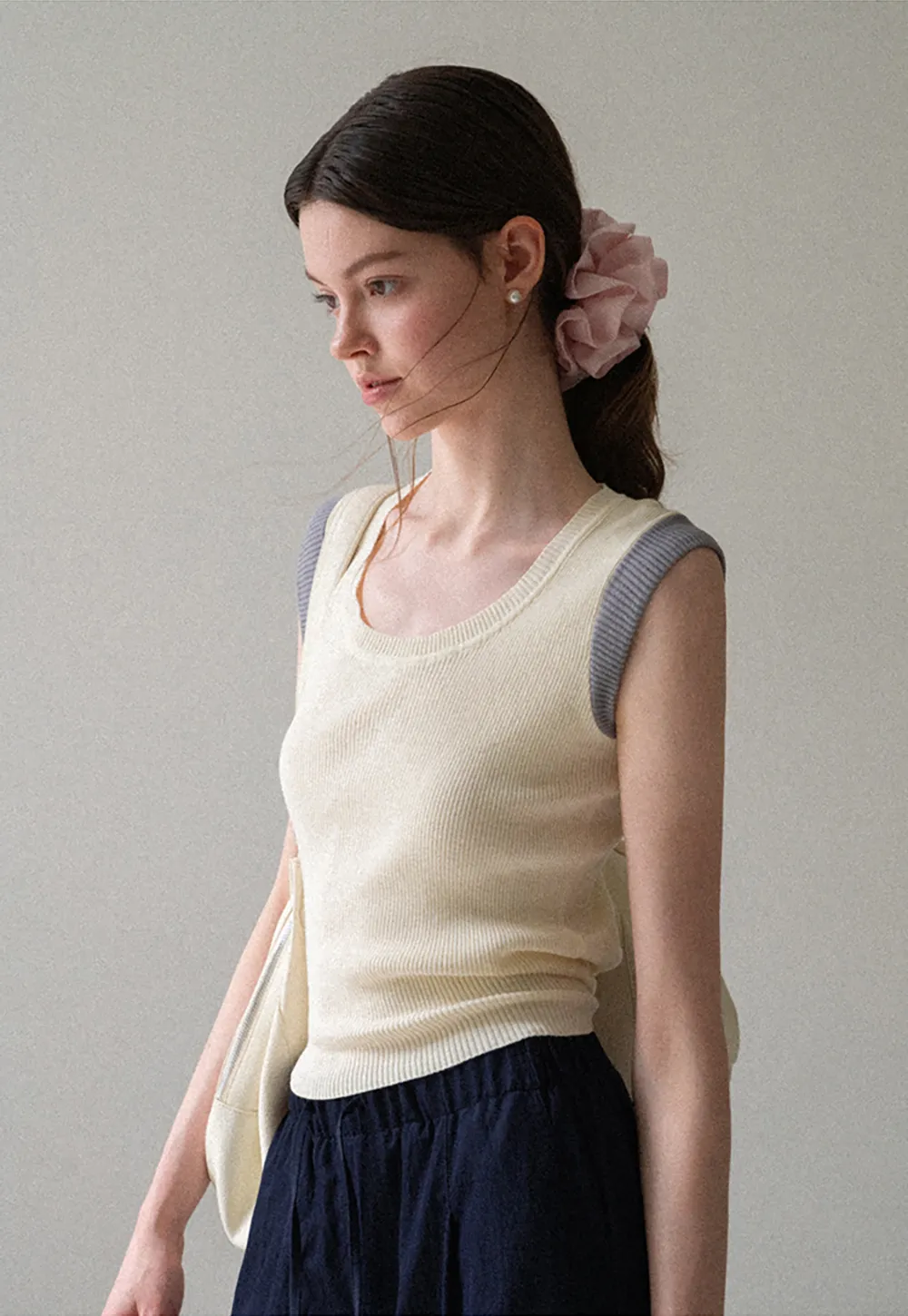 Contrast Shoulder Panel Knit Sleeveless Top
