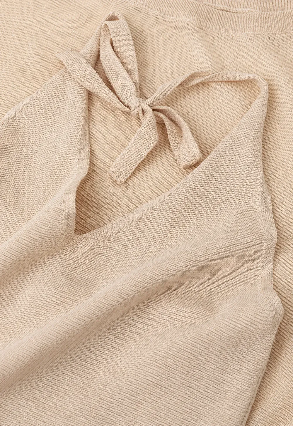 Asymmetrical Neck Cropped Woolen Knit Sweater