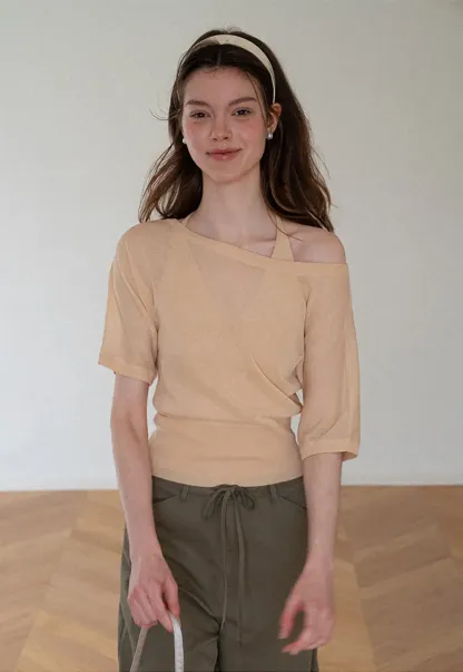 Asymmetrical Neck Cropped Woolen Knit Sweater