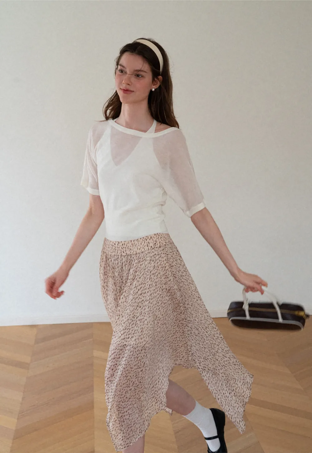 Asymmetrical Neck Cropped Woolen Knit Sweater