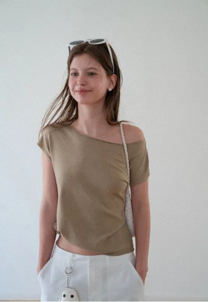 Off Shoulder Short Sleeve Knit Top