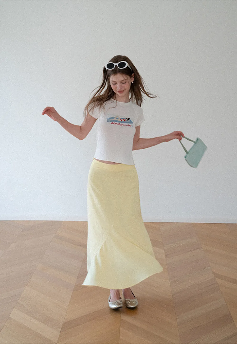 Embroidered Graphic Raglan Sleeve Knit Top