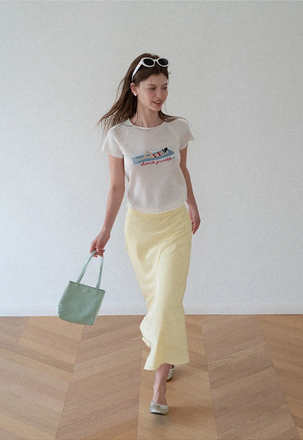 Embroidered Graphic Raglan Sleeve Knit Top