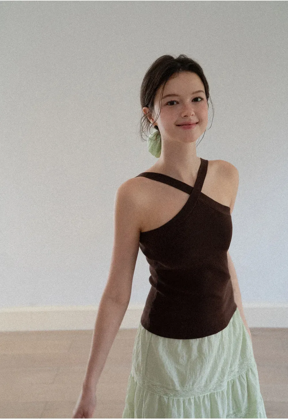 Cross Back Cropped Woolen Knit Sweater