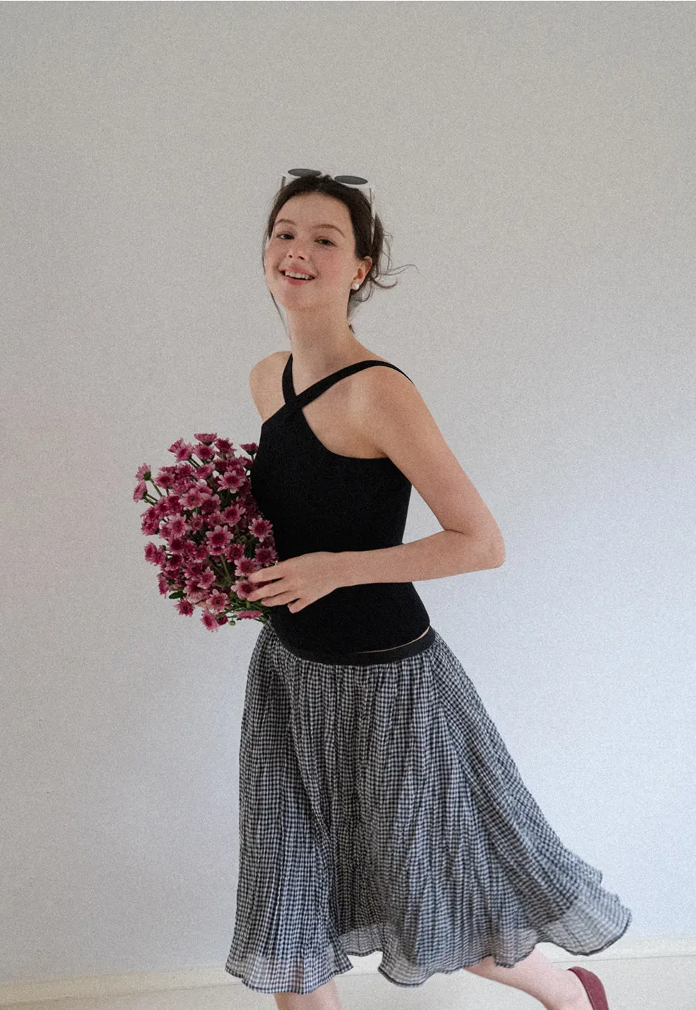 Cross Back Cropped Woolen Knit Sweater