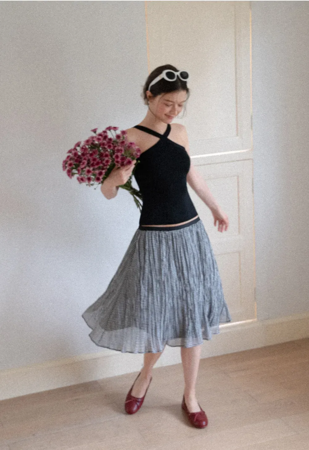 Cross Back Cropped Woolen Knit Sweater