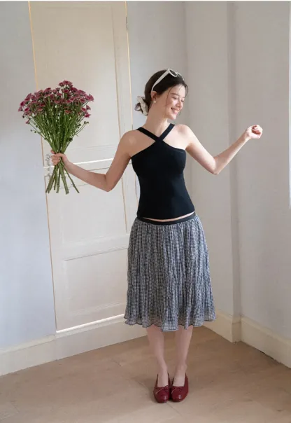 Cross Back Cropped Woolen Knit Sweater