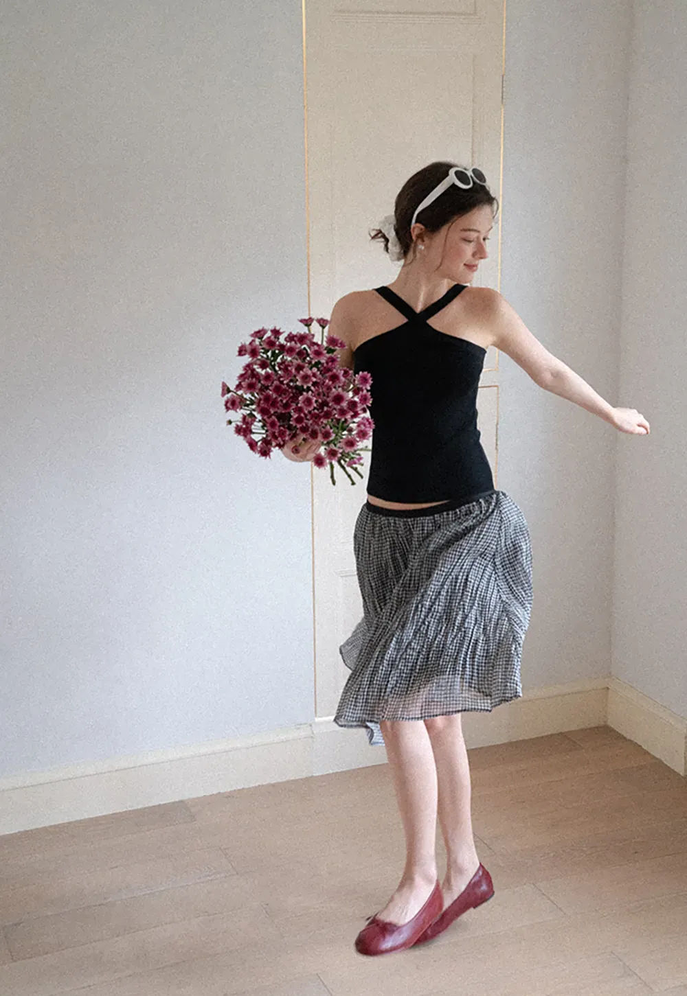 Cross Back Cropped Woolen Knit Sweater