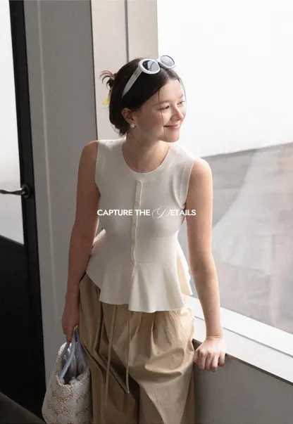 Peplum Hem Button Front Knit Sleeveless Top