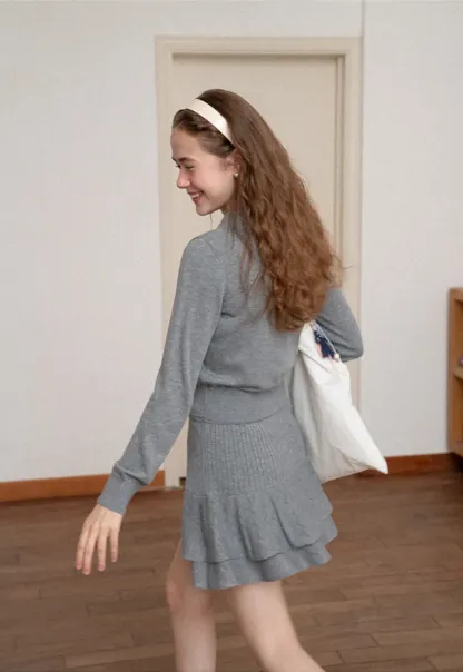 Peter Pan Collar Ribbed Knit Sweater