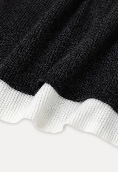 Cropped Ribbed Knit Sweater with Contrast Trim