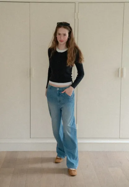 Cropped Ribbed Knit Sweater with Contrast Trim