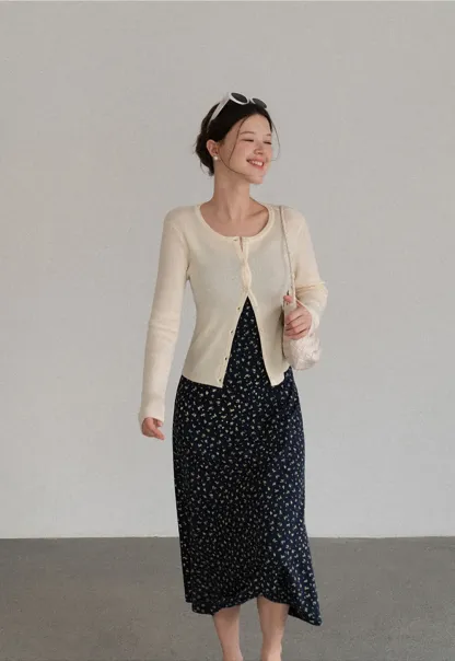 Cropped Ribbed Knit Cardigan with Button Front