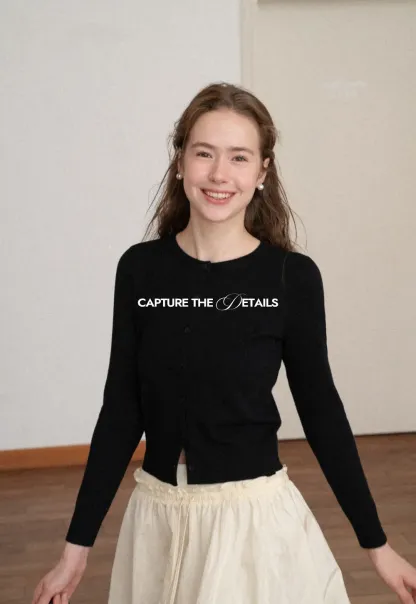 Cropped Cardigan with Collar Detail Woolen Knit Sweater