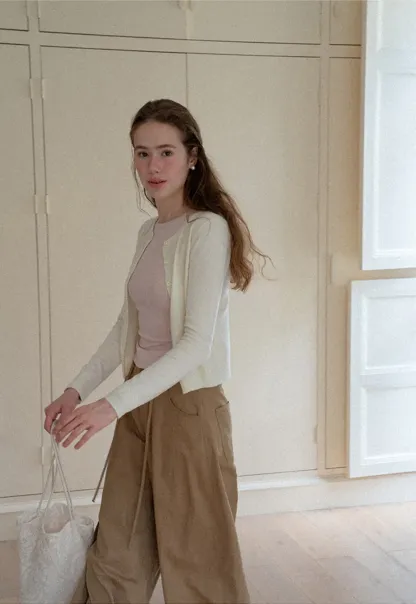 Cropped Cardigan with Collar Detail Woolen Knit Sweater