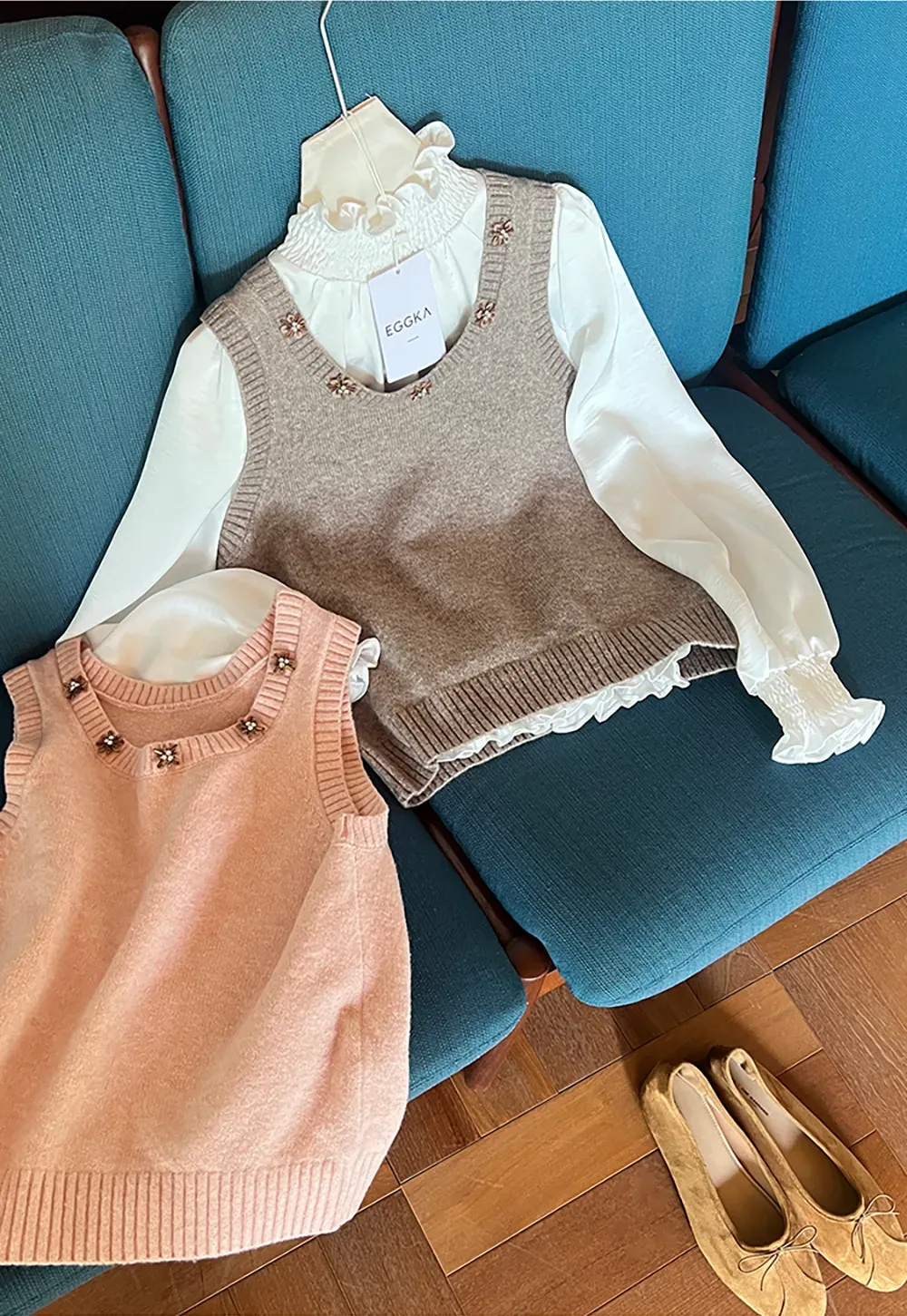 Pearl Embellished V Neck Ribbed Hem Knit Vest