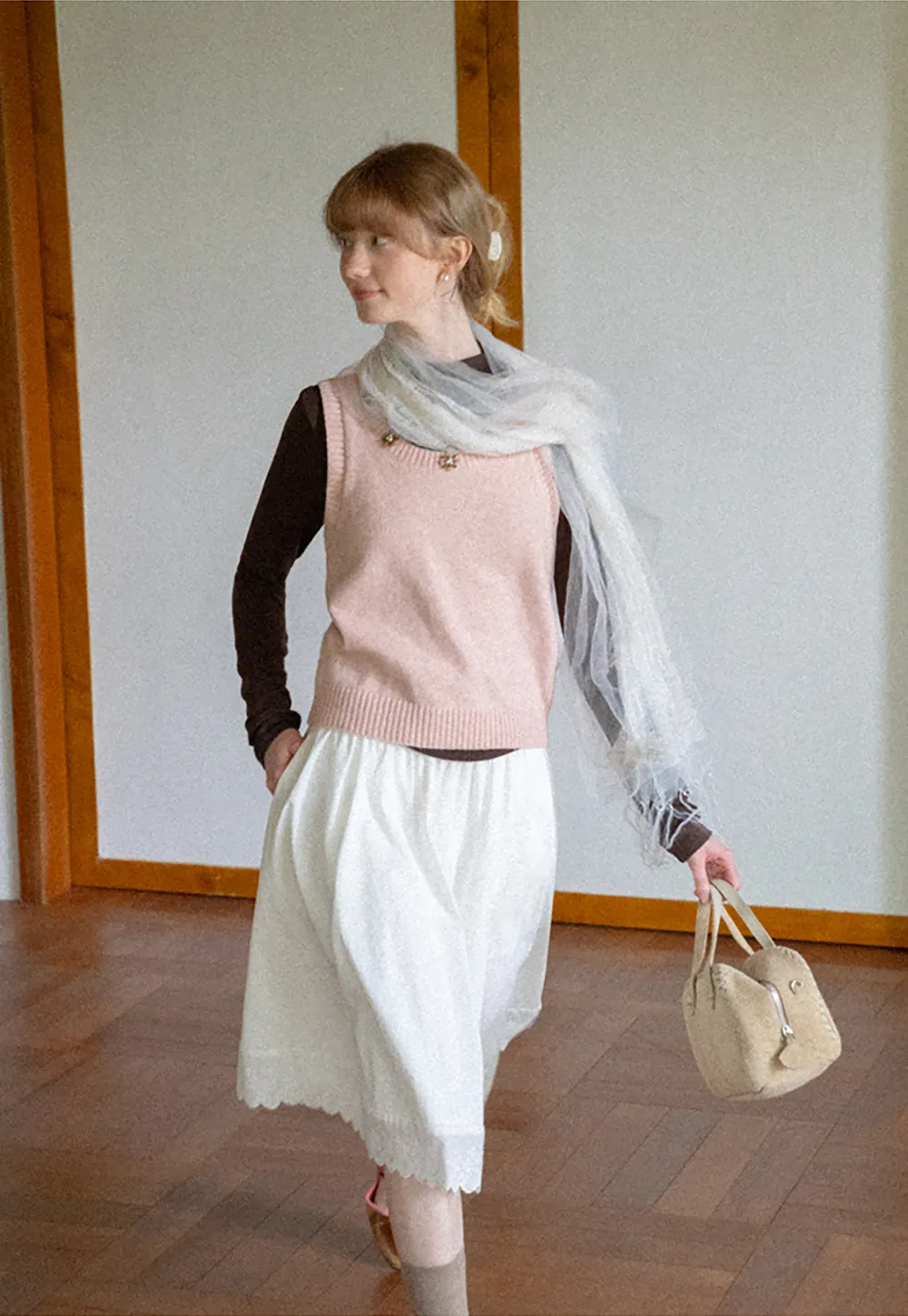 Pearl Embellished V Neck Ribbed Hem Knit Vest