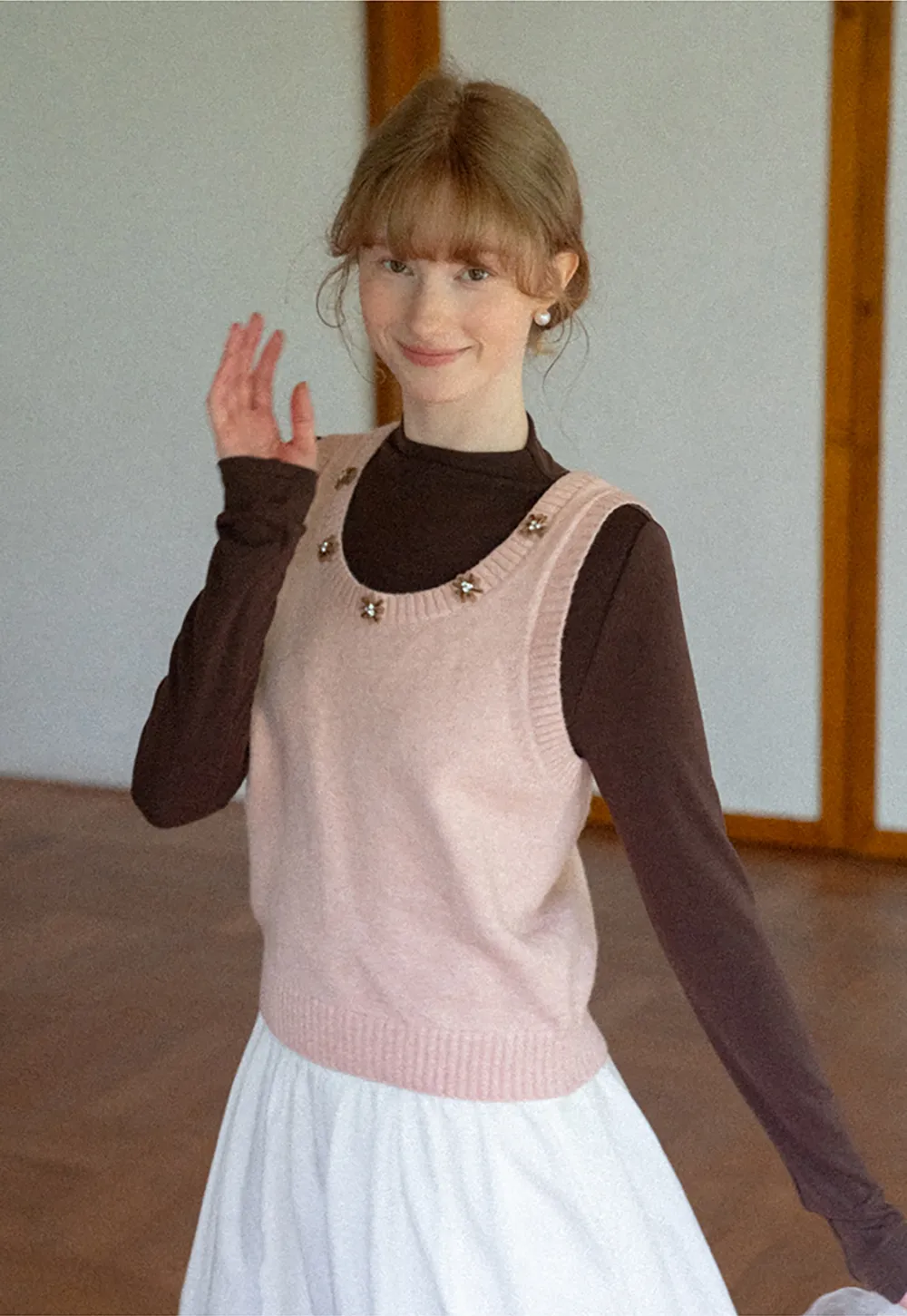 Pearl Embellished V Neck Ribbed Hem Knit Vest