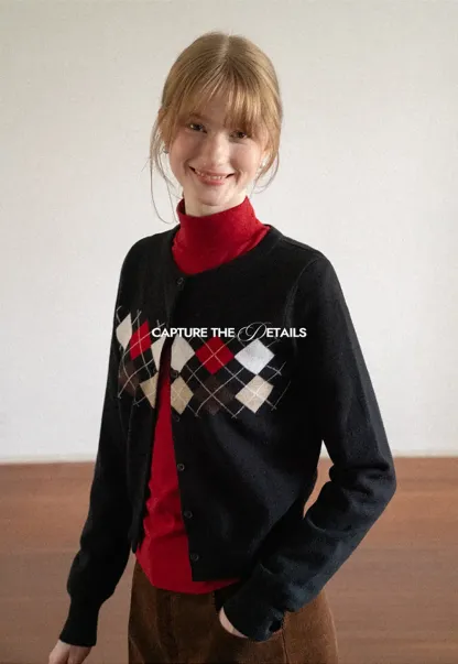 Argyle Pattern Cable Knit Cardigan