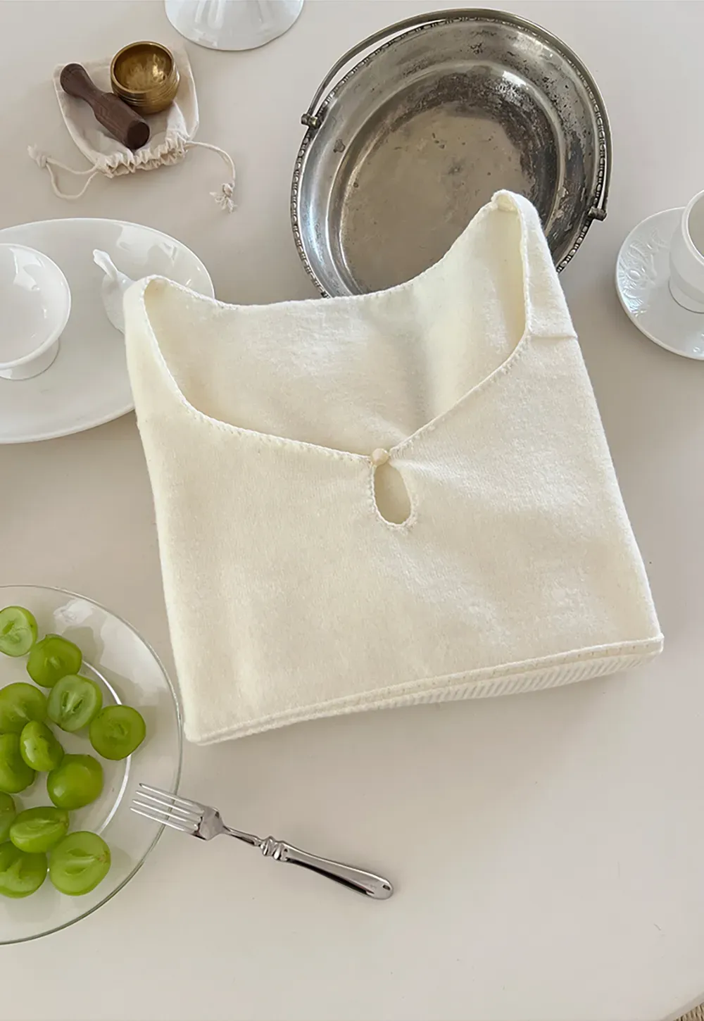 V Neck Ribbed Knit Sweater with Keyhole Detail
