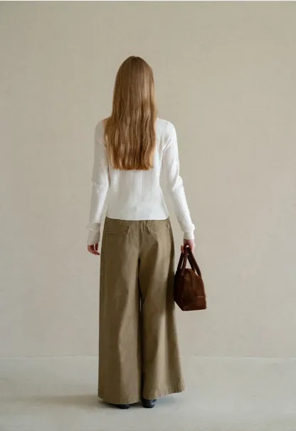 Peter Pan Collar Ribbed Knit Sweater