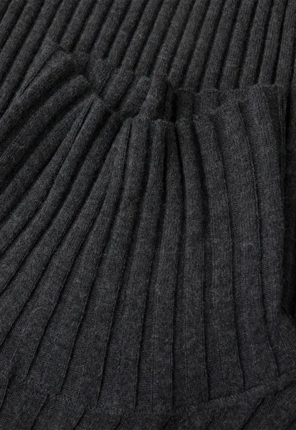 Ribbed Knit Turtleneck Long Sleeve Sweater