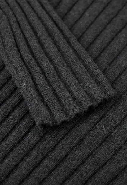 Ribbed Knit Turtleneck Long Sleeve Sweater