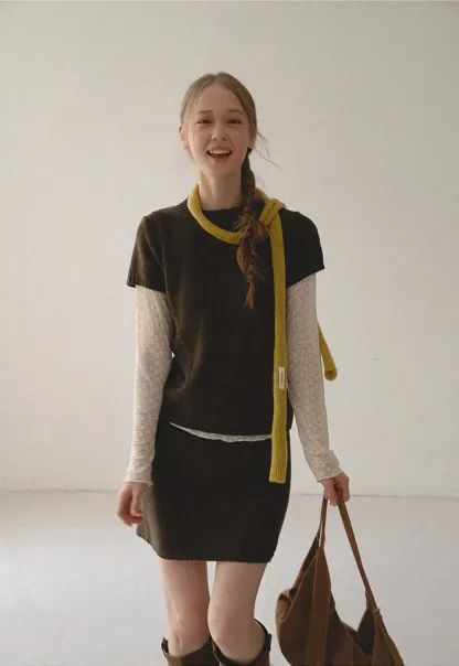 Ribbed Knit Sleeveless Sweater with Lace Trim