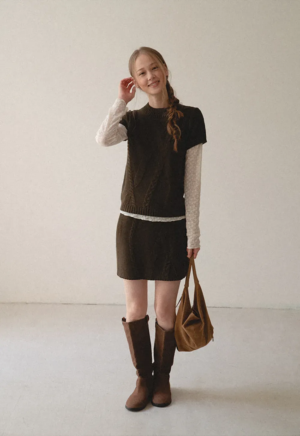 Ribbed Knit Sleeveless Sweater with Lace Trim