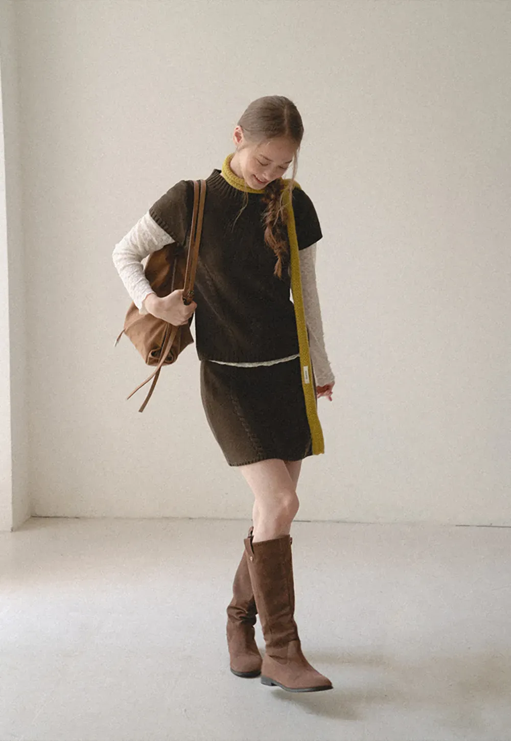 Ribbed Knit Sleeveless Sweater with Lace Trim