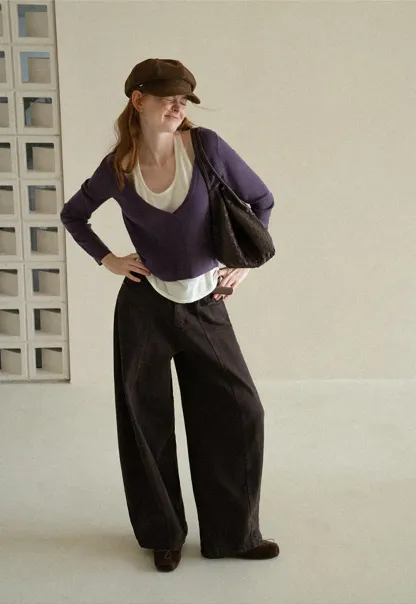 V Neck Cropped Woolen Knit Sweater