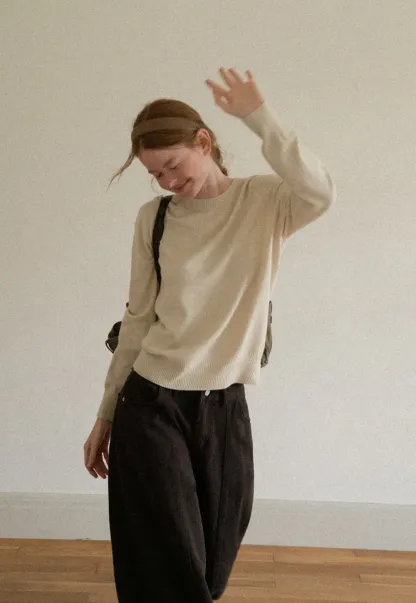 Fine Gauge Ribbed Knit Crewneck Sweater